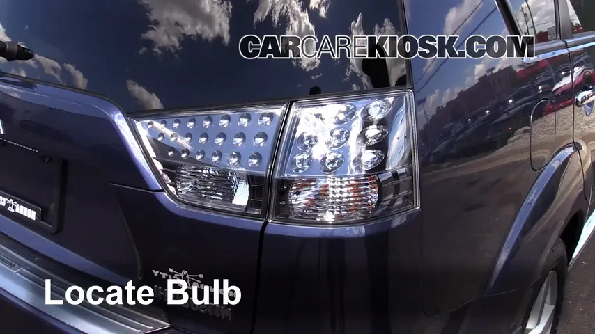 2009 Mitsubishi Outlander XLS 3.0L V6 Lights